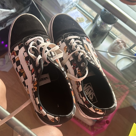 van butterfly shoes! - Picture 2 of 2